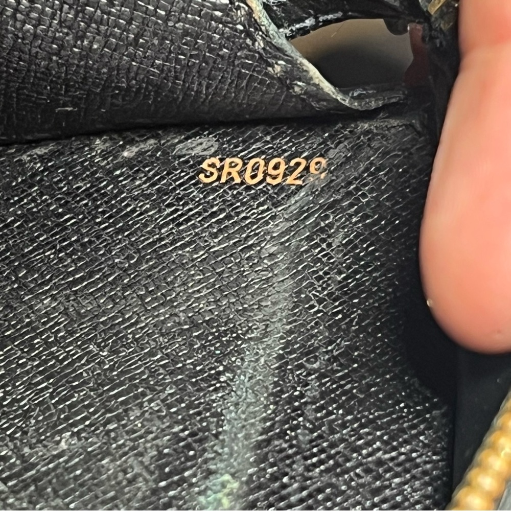 Authentic LOUIS VUITTON Epi Black Clutch - Picture 8 of 11
